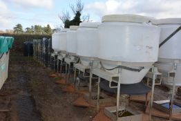 5 x Contented (Old Style) feeders