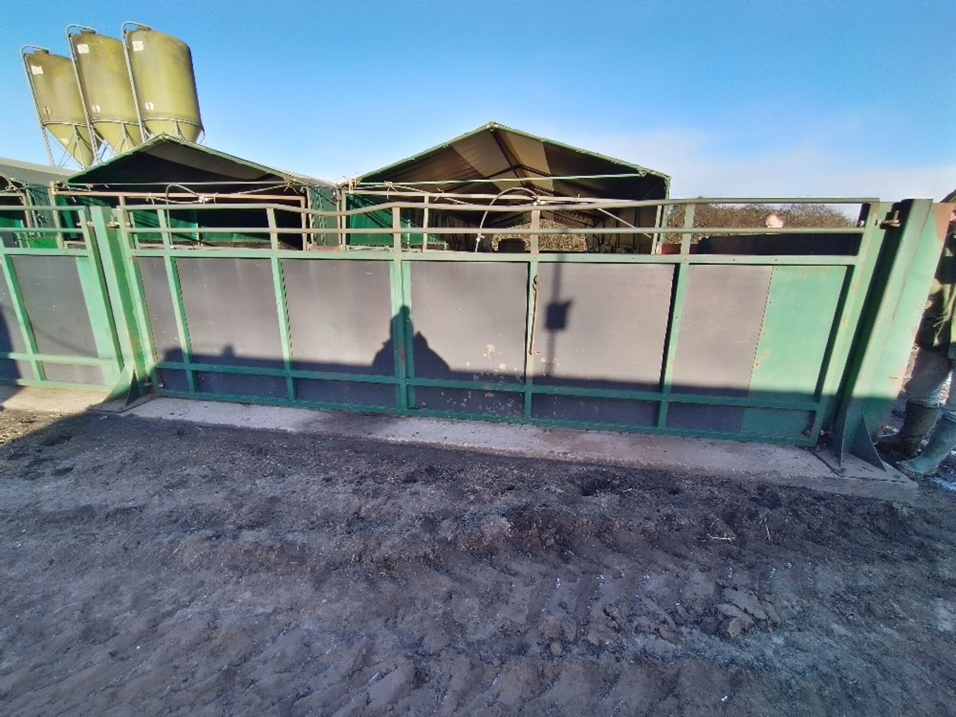 3 No. 5.1m sheeted steel gates and posts 1. - Image 2 of 2
