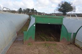 6 x Insulated weaner kennels 9` (w) x 21`(l) x 5`(h)