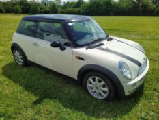 2004 Mini Cooper, Petrol, 107,000 miles, No MOT, Starts and Drives, Service History, Reg: FL04 VNB,
