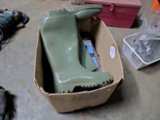 (2x) Pair of wellington boots and jackets