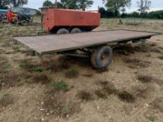 Single axle straw trailer