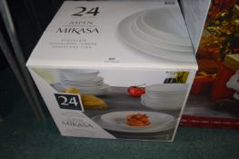 *Mikasa Aspen White Porcelain Dinner Plates