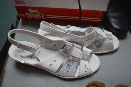 Pair of Lady's Suave Sandals Size: EU 38