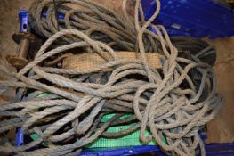 *Quantity of Straps and Rope (contents not included)