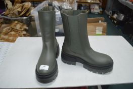 Lady's Olive Ankle Boots Size: 5