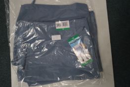 *Two Pairs of Hang 10 Men's Shorts Size: 38