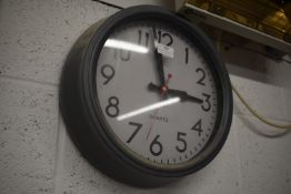 *Quartz Wall Clock