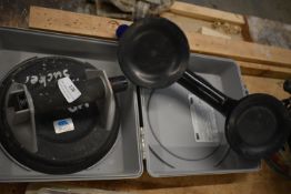 *Two Vacuum Sucker Grips