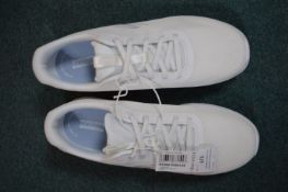 *Skechers Lady's White Trainers Size: 8