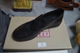 Easy Street Lady's Comfort Shoes Size: 6