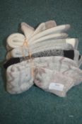 *Four Pairs of Weatherproof Lady’s Thermal Socks Size: 3-7