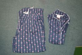 *DKNY 2pc Pyjama Set Size: L