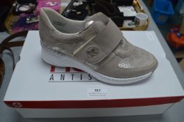 Pair of Rieker Lady's Anti-Stress Shoes Size: 3