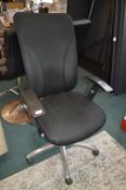 Black Mesh Office Swivel Chair
