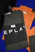 *Two Replay T-Shirts Size: M (1x orange, 1x khaki)