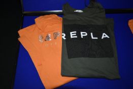 *Two Replay T-Shirts Size: M (1x orange, 1x khaki)
