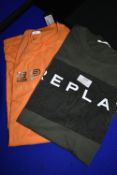 *Two Replay T-Shirts Size: M (1x orange, 1x khaki)