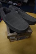*Kirkland Grey Sheepskin Style Slippers Size: 8