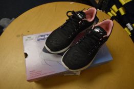 *Skechers Lite Foam Lady’s Trainers Size: 4.5