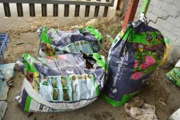 *3x 70L of Miracle Grow Pine Bark Nuggets