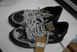 Pair of Trainers Size: EU 40