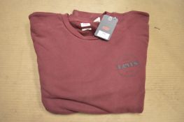*Levi’s Sweatshirt in Maroon Size: XXL