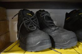 *Pair of Stanley Black Work Boots Size: 8