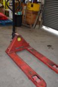 *Clarke Strongarm PT685CM 2.5 tonne Pallet Truck