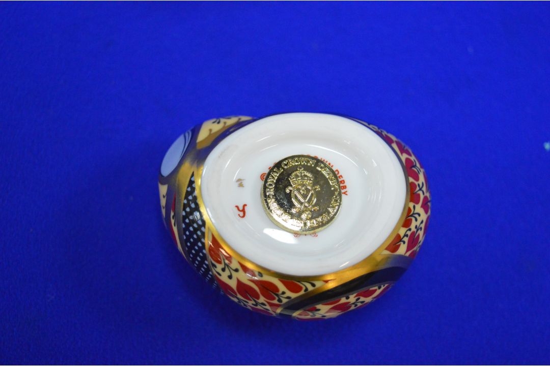 Royal Crown Derby Door Mouse Paperweight with Gold Stopper - Image 3 of 4