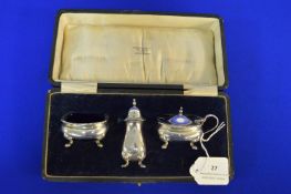 Hallmarked Sterling Silver Cruet Set with Case – Birmingham 1922, 106g total