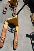 *2.5-ton Pallet Truck