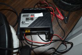Maypole Compact Battery Charger