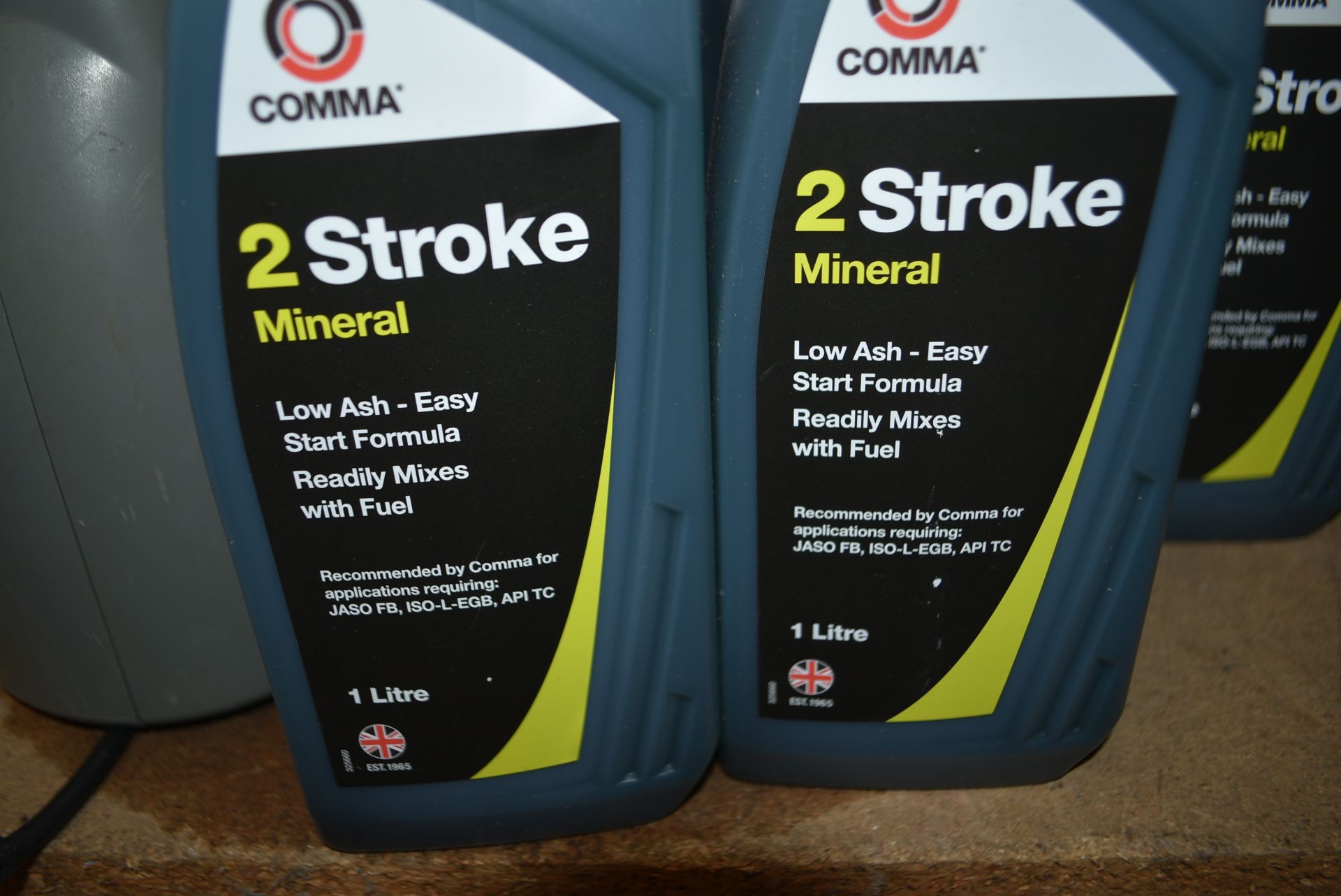 9x 1L of Two Stroke Mineral, and a Halford's Batte - Image 2 of 3