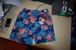 *Kirkland Signature Men’s Hawaiian Swim Shorts Size: M