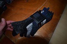 *Six Pairs of DKNY Socks Size: 4-7