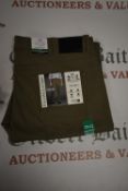 *English Laundry Gent’s Straight Fit Chinos Size: 38x32