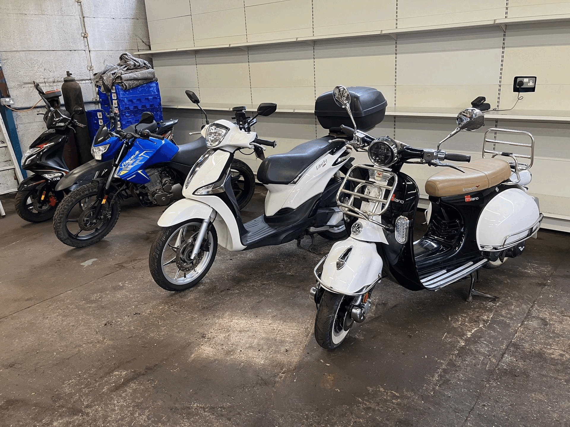 Timed Online Sale Ending Wednesday 17th July at 10:30am (staggered) General Household Viewing