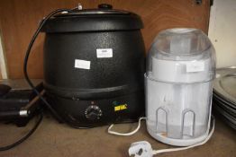 Buffalo Soup Cauldron and a Cook Works Blender