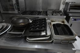 *Assorted Aluminium Roasting Tins, Cooling Racks, etc.