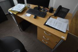 *Oak Effect Single Pedestal Desk with Righthand Drawer Pedestal