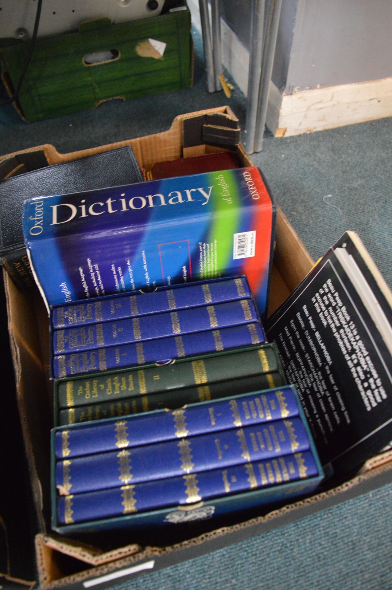 Three Boxes of Books Including Terry Pratchett, pl - Image 2 of 4