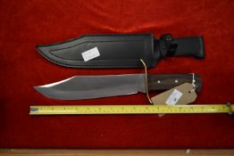 Hunting Knife with Hardwood Handle and Leather Sheath, Blade Length 255mm