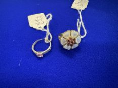 9ct Scrap Gold Ring & White Gold Ring with CZ Total Weight 8g