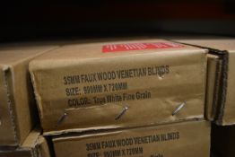 *Sixteen 35mm Faux Wood Venetian Blinds 990x720mm (white)