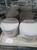 * 72 x Saucers