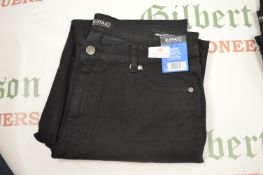 *Buffalo Lady’s Black High Rise Cargo Pants Size: 14