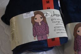 2x Jezzie’s Girl’s 2pc Velour Lounge Set with Hood Size: M