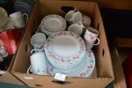 Sabichi Dinner Service with Floral Pattern