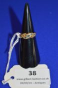 18ct Gold Ring with Inset Stone Size: N, 2.5g gross